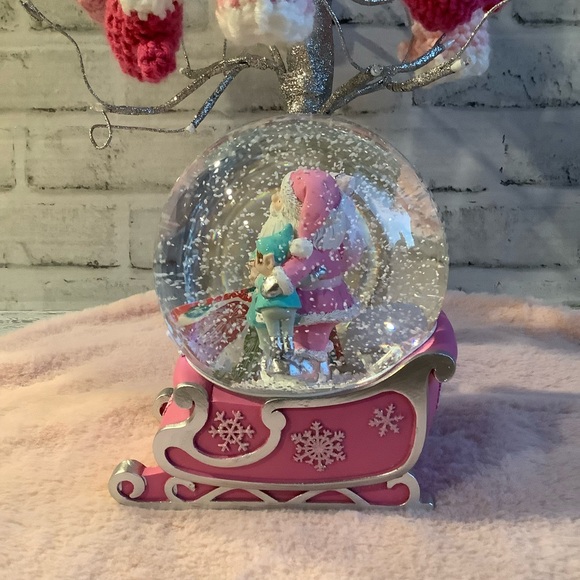SINCERELY SANTA Santa With Sled Water Globe - Picture 7 of 7